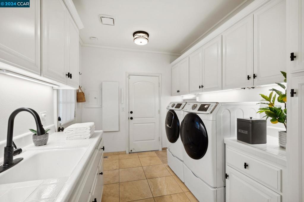 STONEGATE - Residential