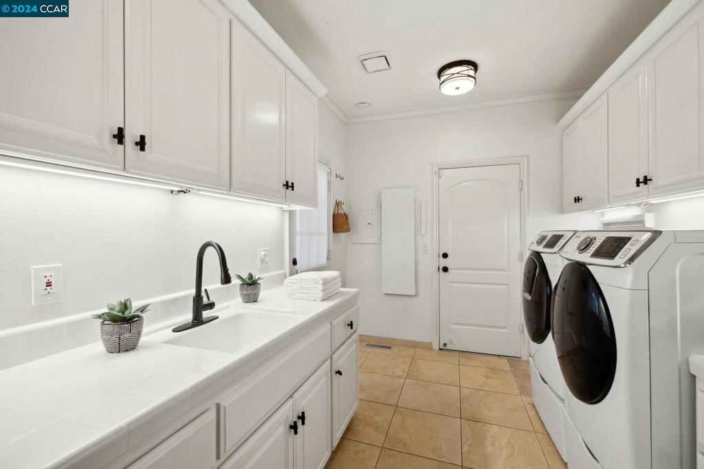 STONEGATE - Residential