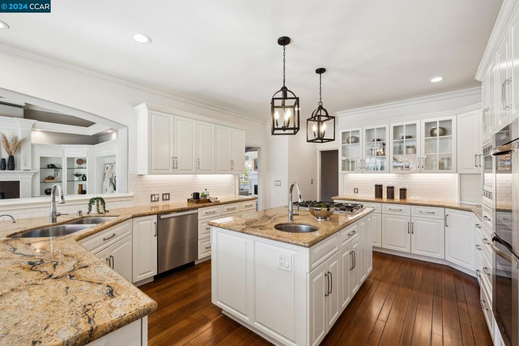 STONEGATE - Residential