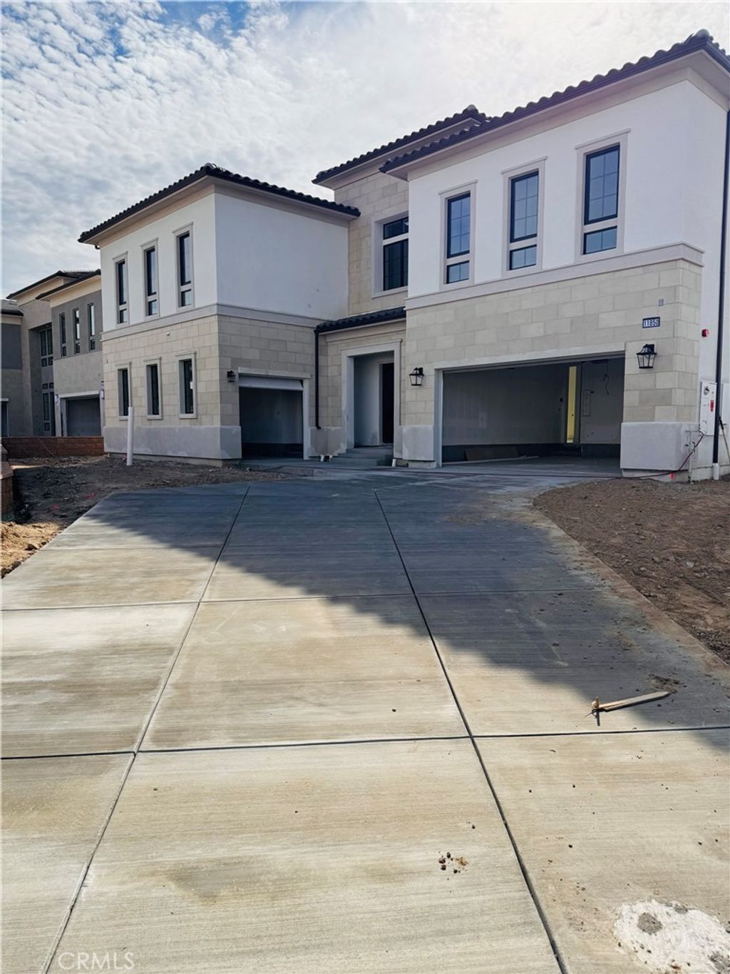 Photo of 11850 Red Hawk Lane, Porter Ranch, CA 91326 (MLS # SR25253366)