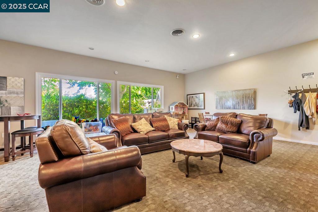 MIRAMONTE GARDNS - Residential