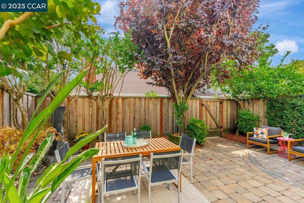 MIRAMONTE GARDNS - Residential