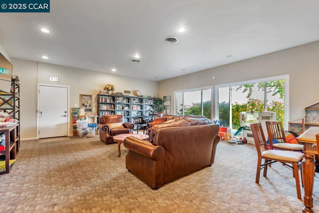 MIRAMONTE GARDNS - Residential