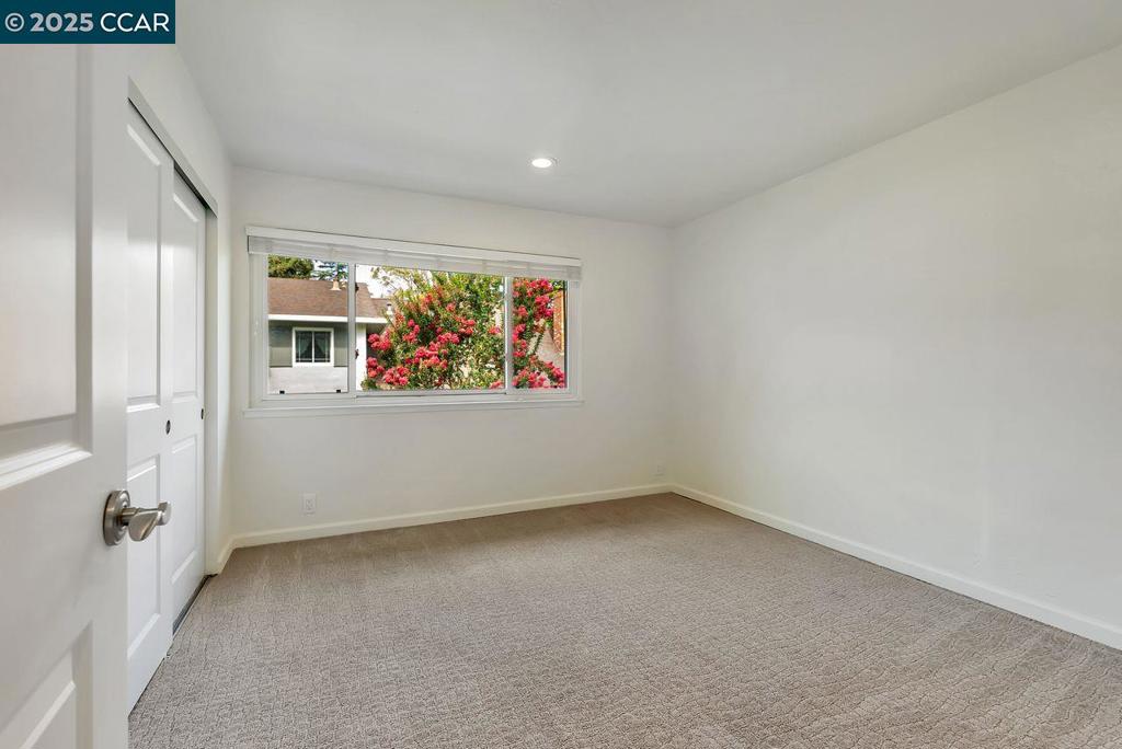 MIRAMONTE GARDNS - Residential