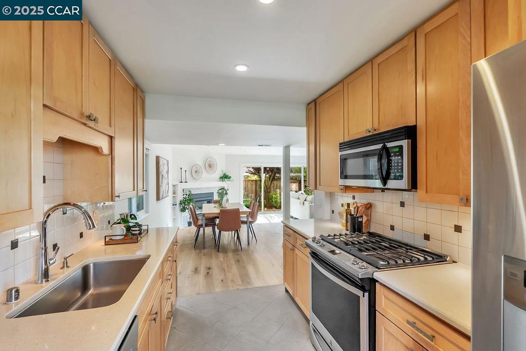 MIRAMONTE GARDNS - Residential