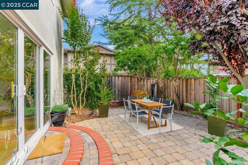MIRAMONTE GARDNS - Residential