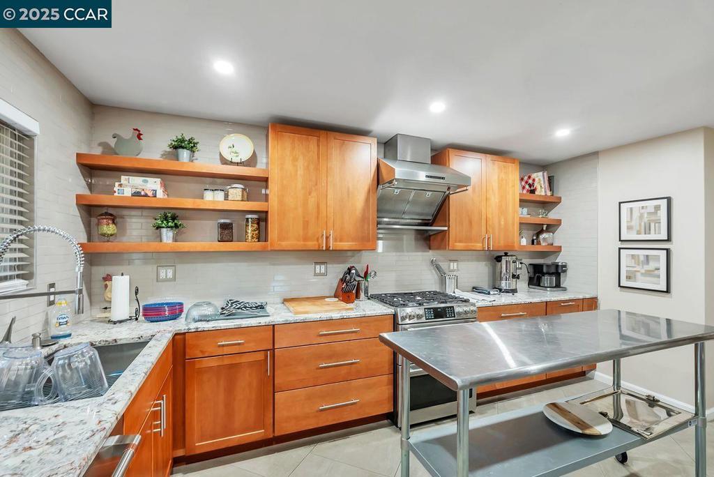 MIRAMONTE GARDNS - Residential
