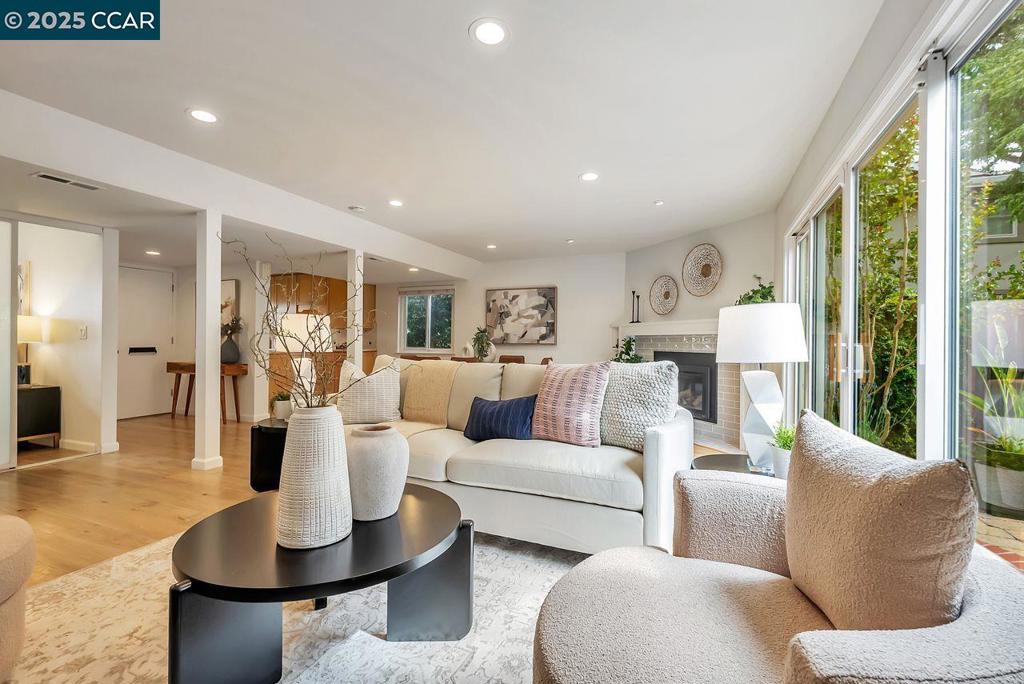 MIRAMONTE GARDNS - Residential