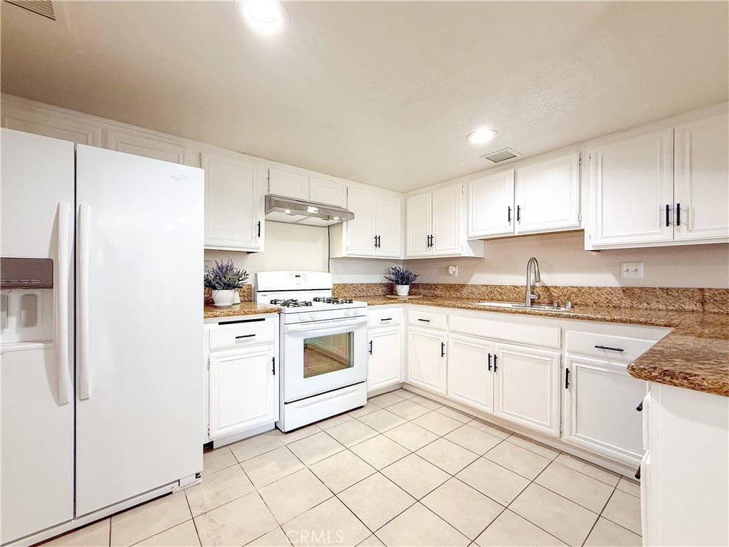 1034 E Romney Drive