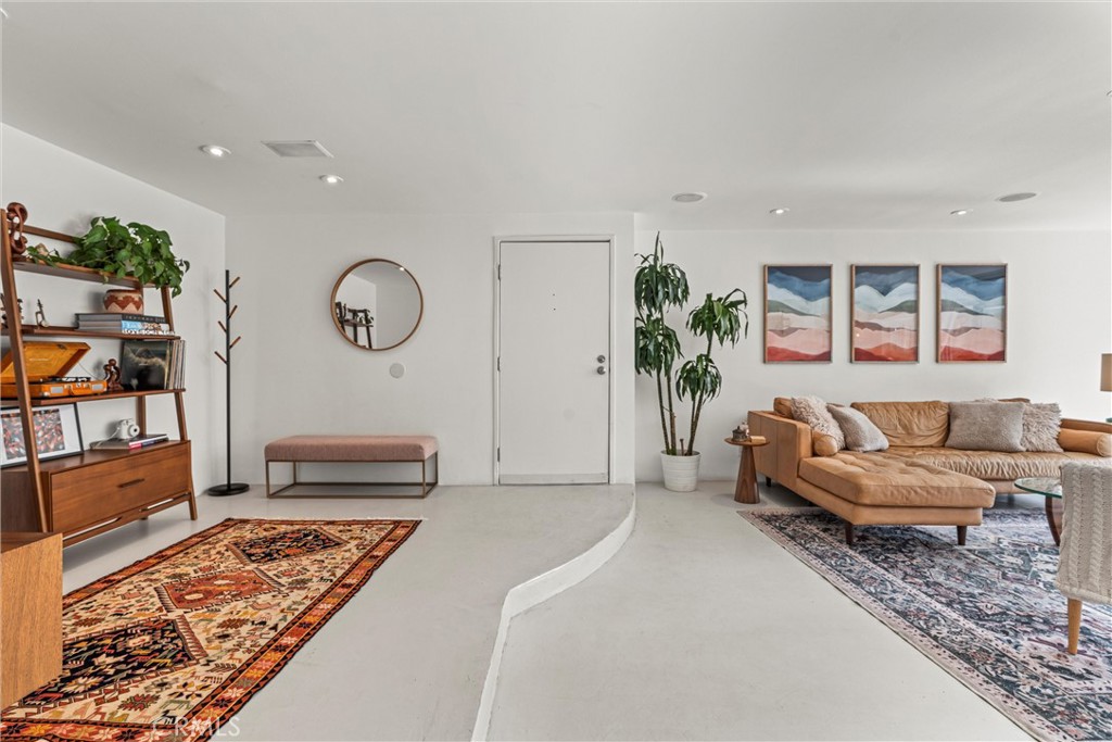 1230 Horn Avenue 101