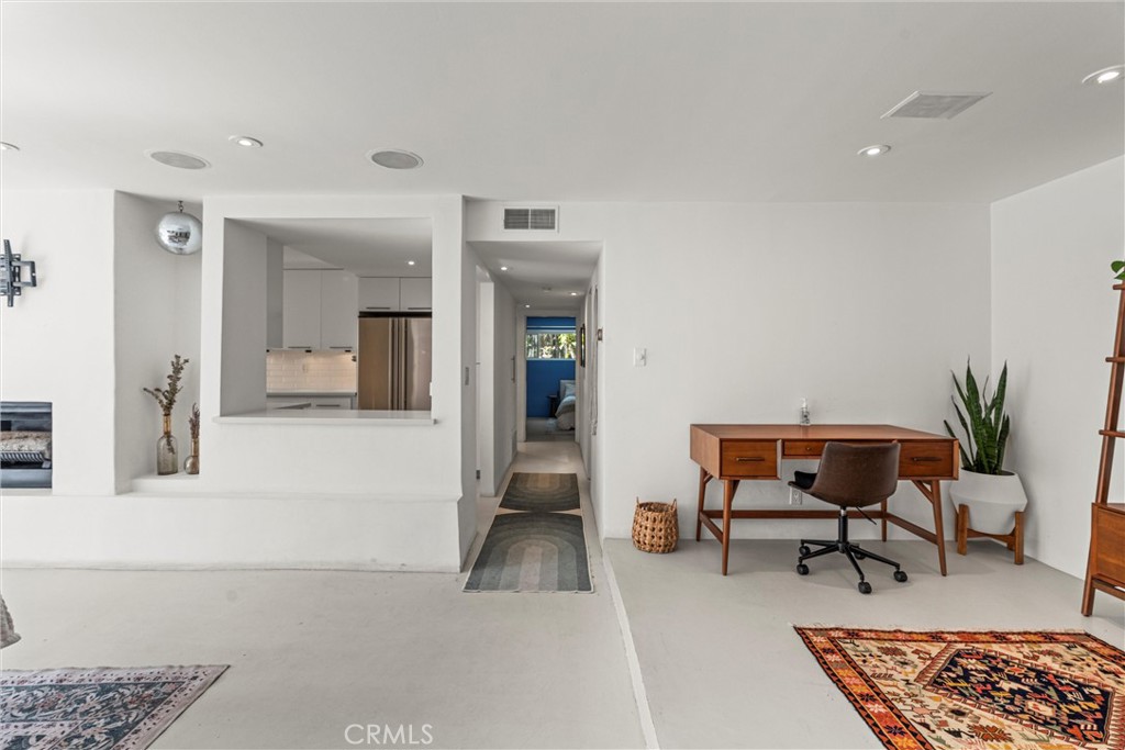 1230 Horn Avenue 101