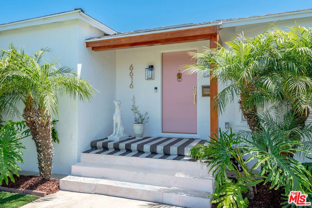 6616 W 87th Street, Los Angeles CA 90045