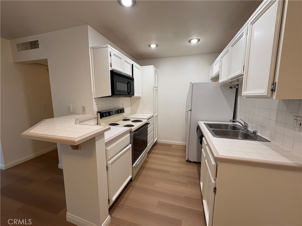 436 N Bellflower Boulevard 118