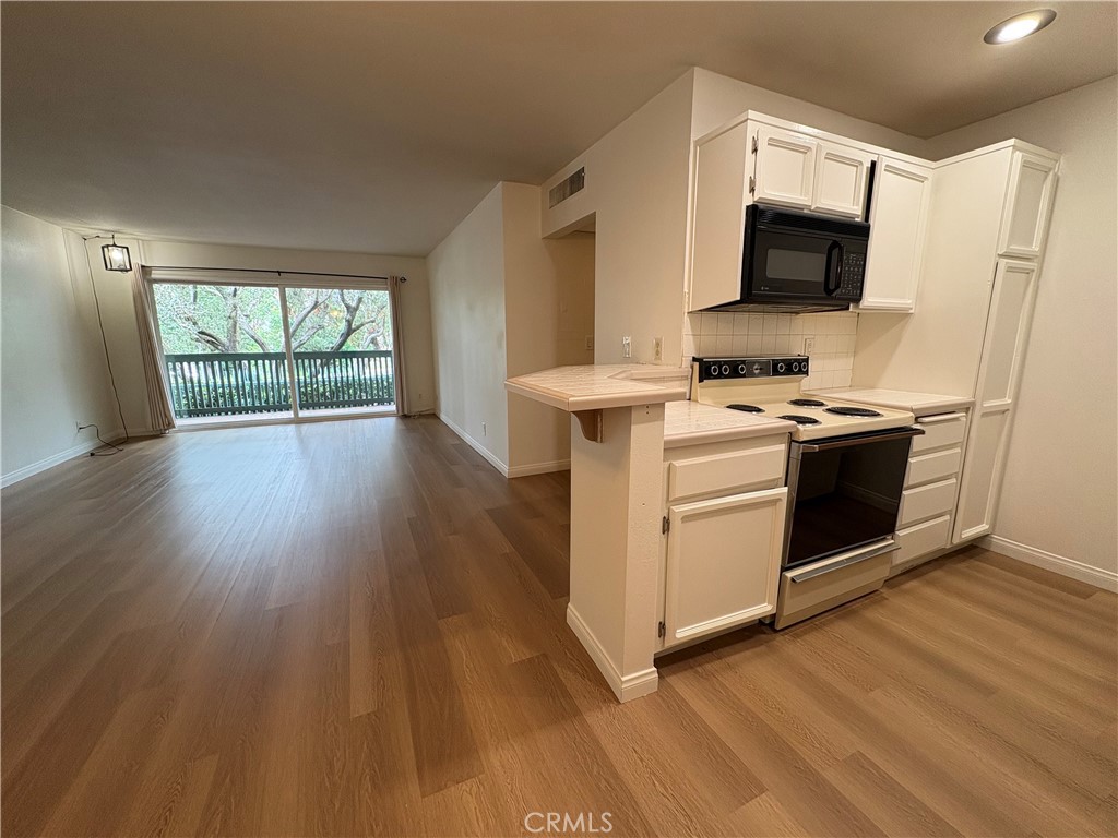 436 N Bellflower Boulevard 118