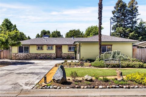 Photo of 6 Mayfair Dr, Chico, CA 95973 (MLS # SN26084908)