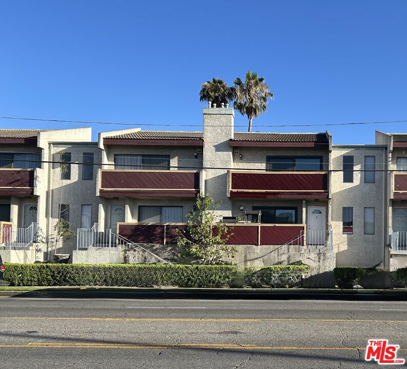 15554 Parthenia Street 8, Los Angeles CA 91343
