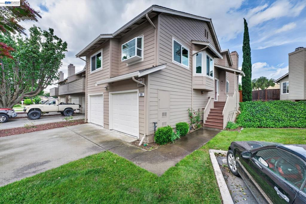 209 Manuel Ct