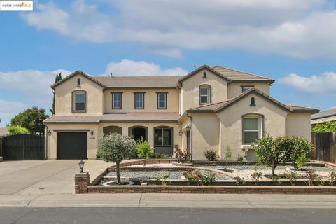 8475 Marvista CT Elk Grove CA 95624