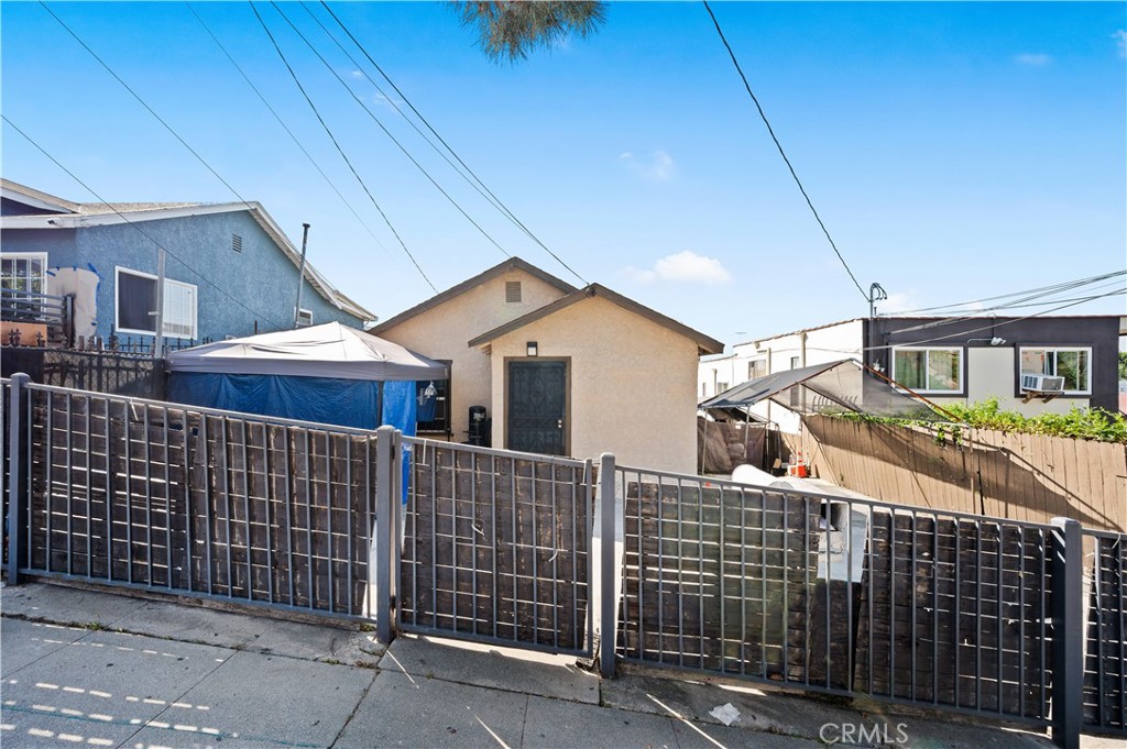 Investment Opportunity in Prime Los Angeles Location! Rare and versatile duplex property offering potential for both investors and owner-occupants. Whether you're looking to generate rental income, live in one unit and rent out the other, or expand your investment portfolio, this property checks every box. Located in a high-demand neighborhood, this charming duplex features two separate units, each with its own entrance, living space, kitchen, and bathroom(s). The layout offers maximum flexibility—live in one unit and lease the other to offset your mortgage, or rent both for a steady stream of passive income in one of LA’s strongest rental markets. Additional features include ample parking, a private yard space, and proximity to public transit, schools, parks, shopping, dining, and major freeways. Its central location makes it even more attractive to tenants and commuters, ensuring consistent rental interest. Whether you're a savvy investor or a homeowner looking for added income, this property presents a unique opportunity to own a versatile and valuable property in the heart of Los Angeles.
