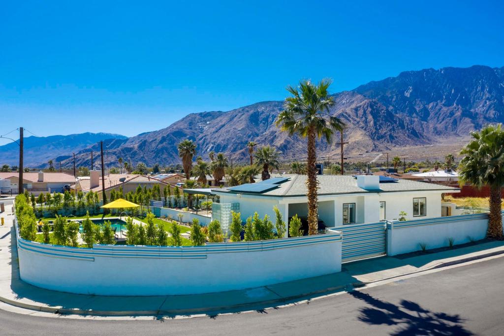 323 W Palm Vista Drive
