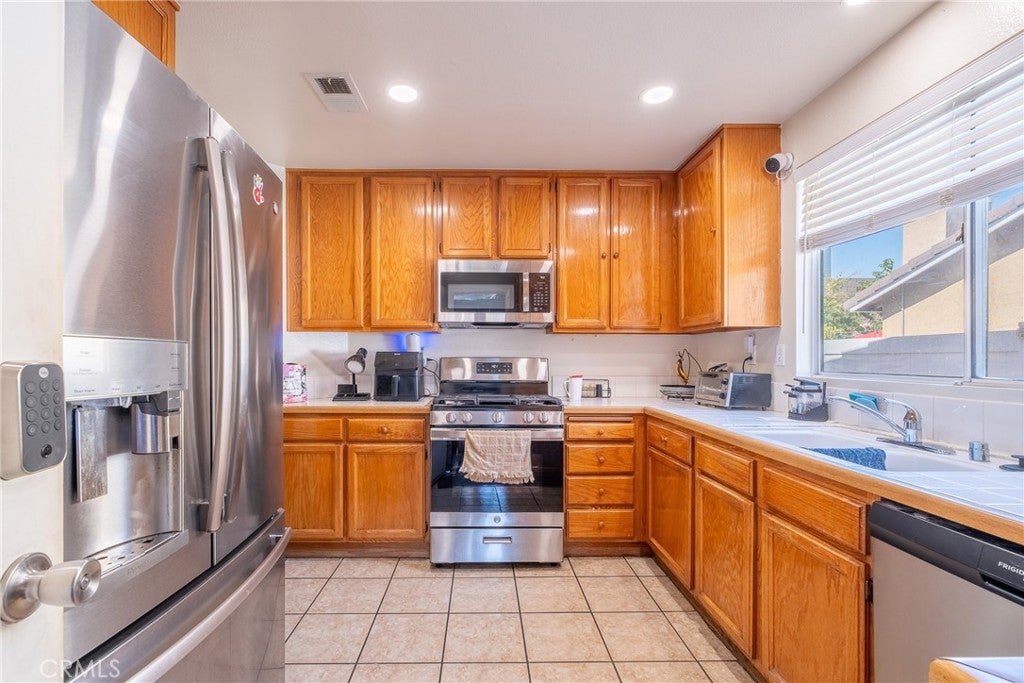 2688 W Calle Vista