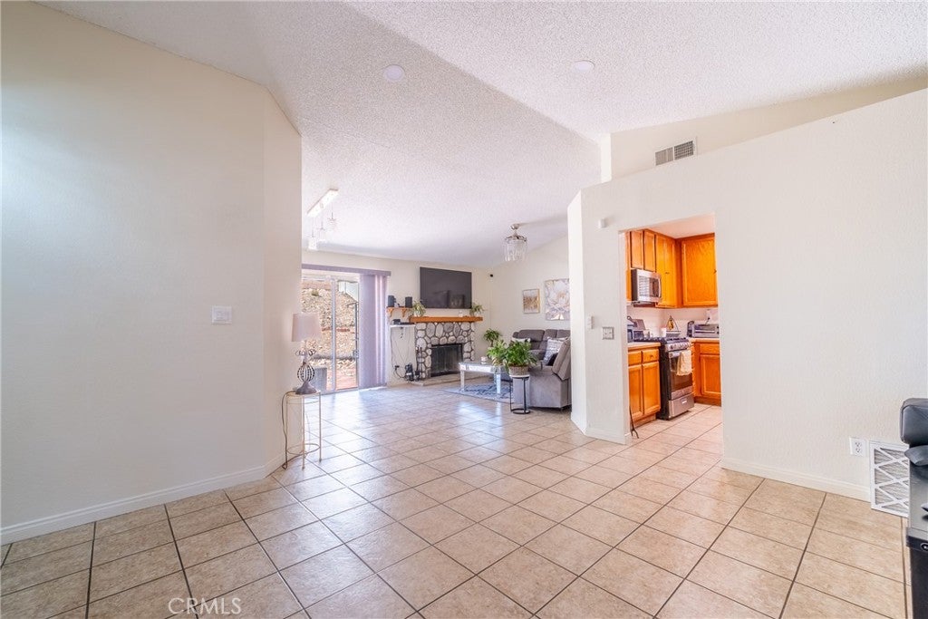 2688 W Calle Vista
