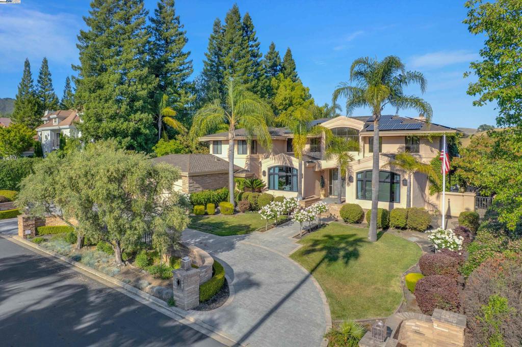 BLACKHAWK C. C. - Residential
