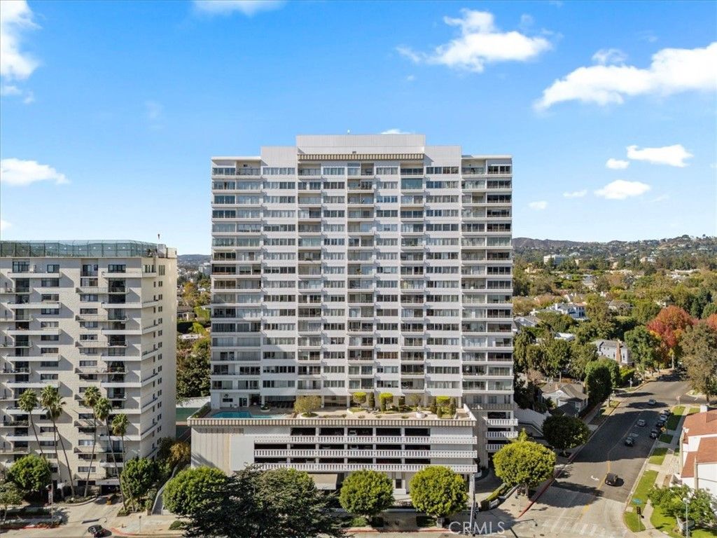 Photo of 10501 Wilshire Boulevard #1103, Los Angeles, CA 90024 (MLS # CV25147691)