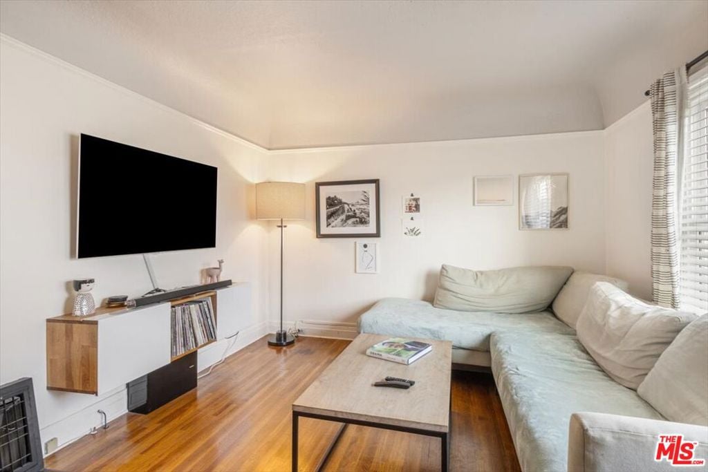 4038 W 59th Place