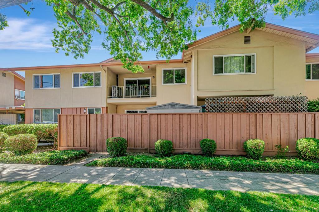 1335 Phelps Avenue 7