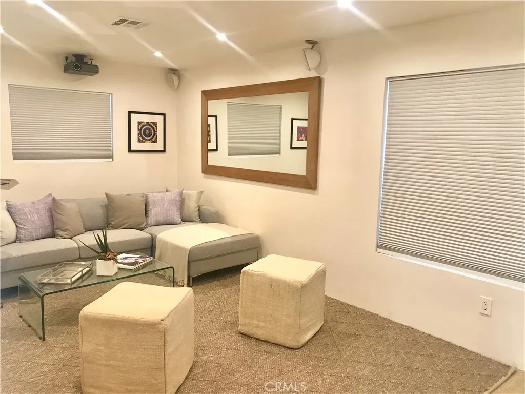 Valley Village, California 91607, United States, 4 Bedrooms Bedrooms, ,3 BathroomsBathrooms,Residential,Active,189349