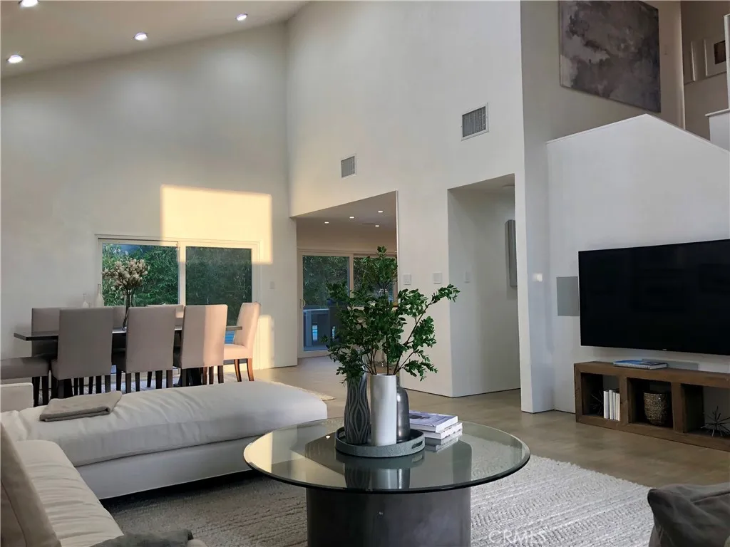 Valley Village, California 91607, United States, 4 Bedrooms Bedrooms, ,3 BathroomsBathrooms,Residential,Active,189349