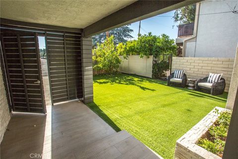 Photo of 5714 Vantage Avenue, Valley Village, CA 91607 (MLS # SR25178419) Photo of 5714 Vantage Avenue, Valley Village, CA 91607 (MLS # SR25178419)