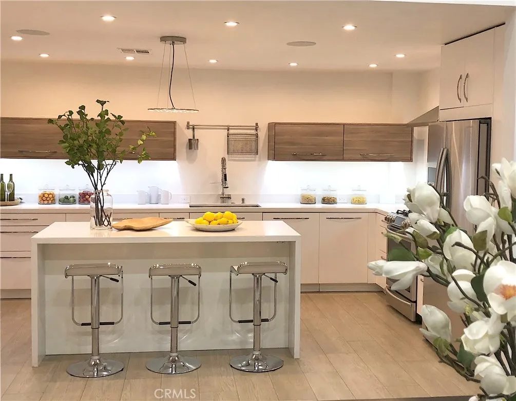 Valley Village, California 91607, United States, 4 Bedrooms Bedrooms, ,3 BathroomsBathrooms,Residential,Active,189349