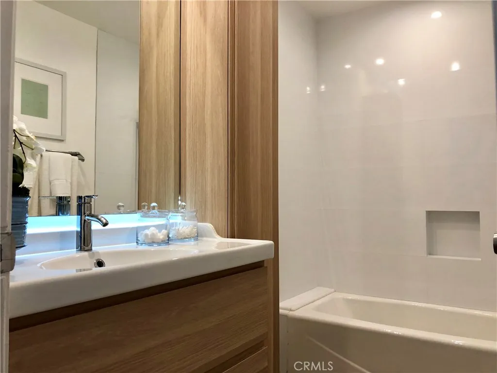 Valley Village, California 91607, United States, 4 Bedrooms Bedrooms, ,3 BathroomsBathrooms,Residential,Active,189349