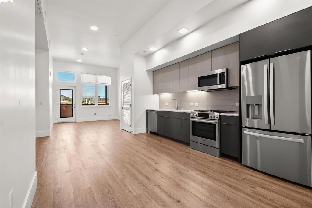 1545 32nd Street St 208, Oakland CA 94608