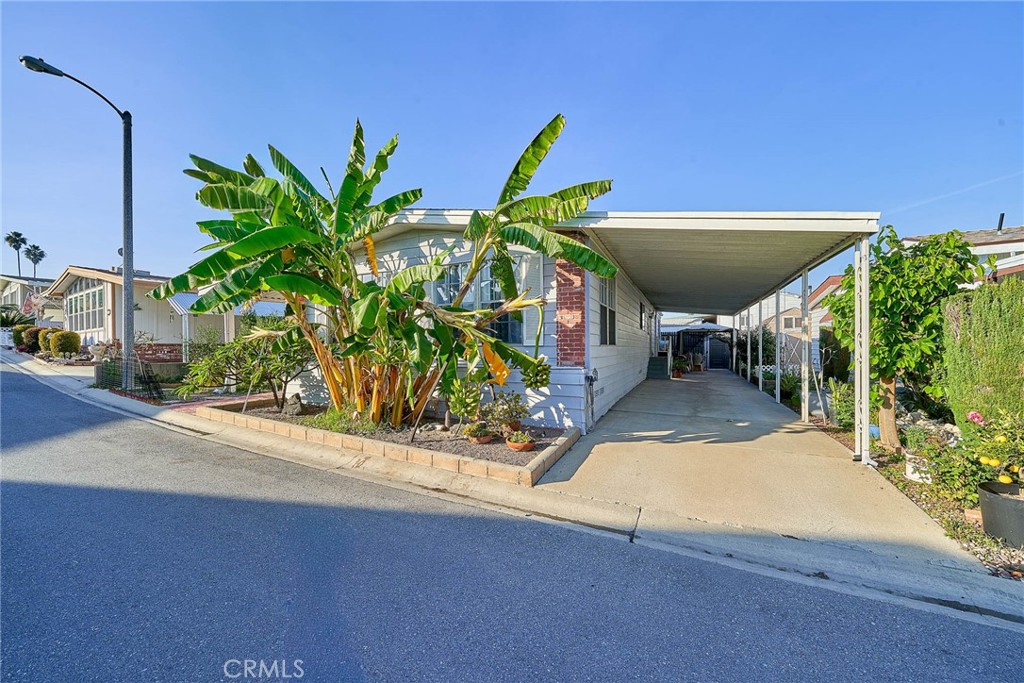 2601 E Victoria Street 394