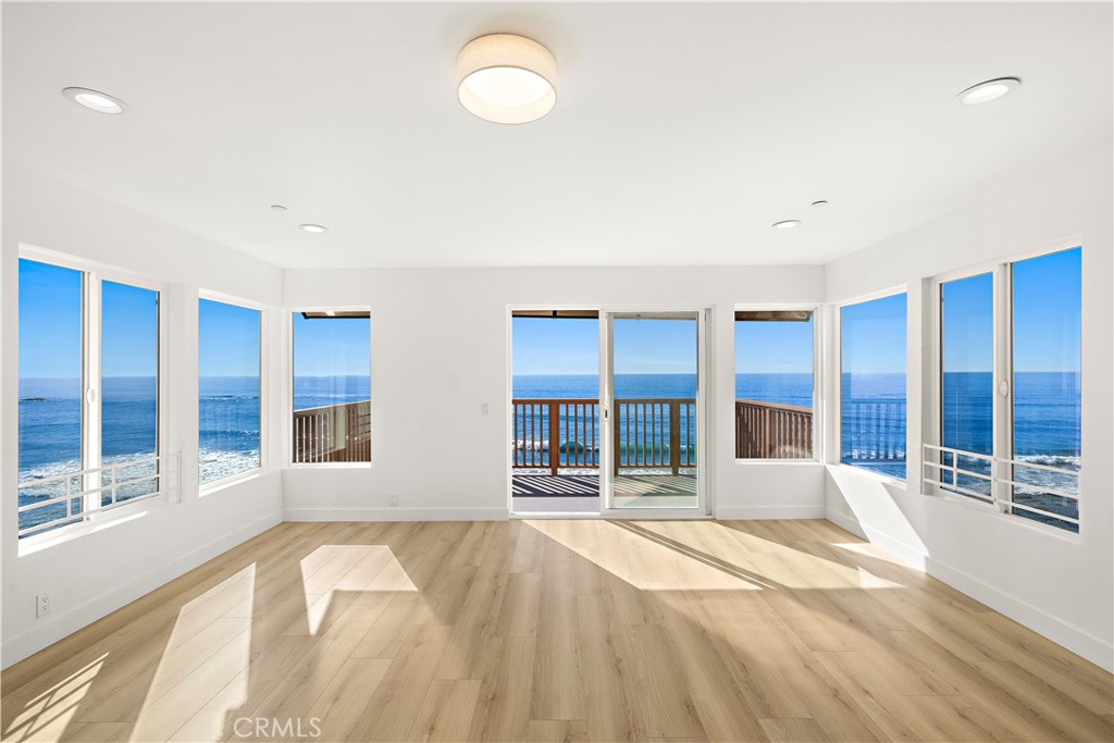 1045 Gaviota Drive B