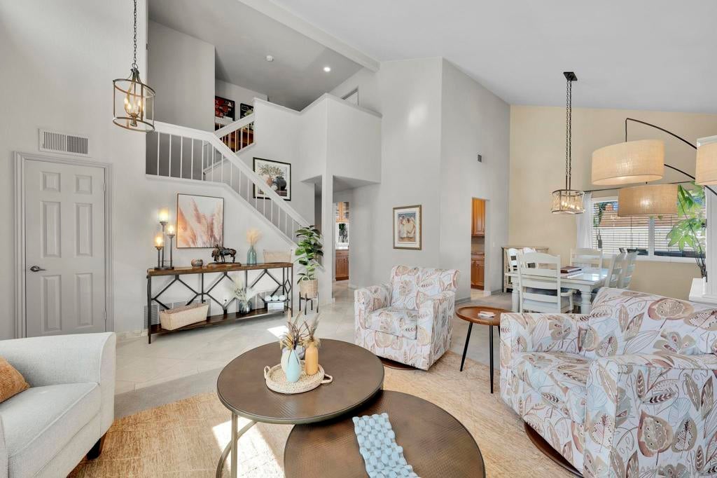 12740 Boxwood Ct
