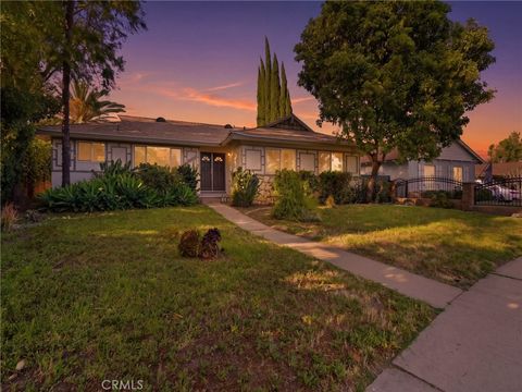 Photo of 16455 Ludlow Street, Granada Hills, CA 91344 (MLS # OC26076849)