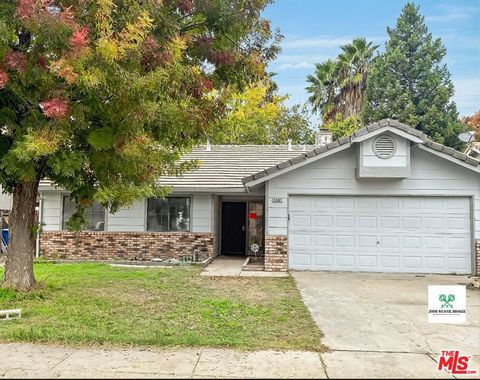 Photo of 3401 Matterhorn Way, Ceres, CA 95307 (MLS # 25623175)