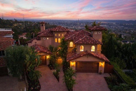 Photo of 6811 VIANDA COURT Ct, Carlsbad, CA 92009 (MLS # NDP2603009)