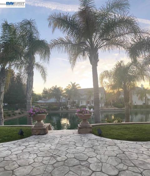 Photo of 2539 Neptune Ct Ct, Tracy, CA 95304 (MLS # 41136098)