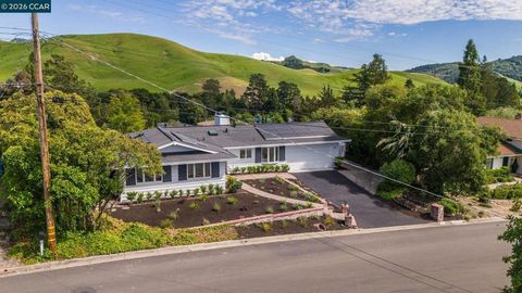 Photo of 91 Shuey Dr Dr, Moraga, CA 94556 (MLS # 41130216)