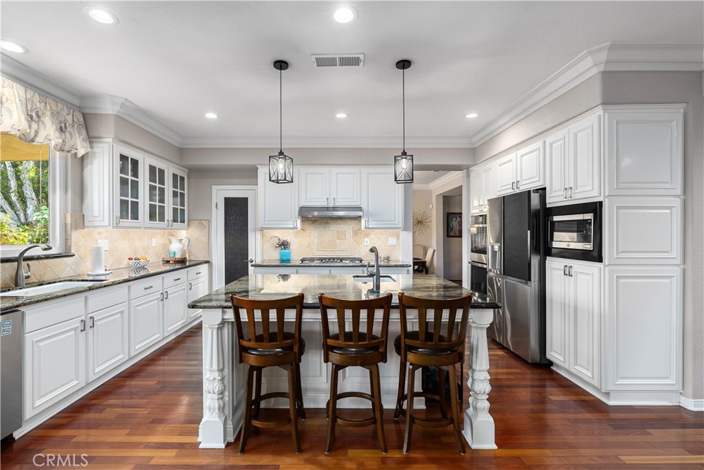 La Verne, California, 91750, United States, 5 Bedrooms Bedrooms, ,4 BathroomsBathrooms,Residential,Active,2018450