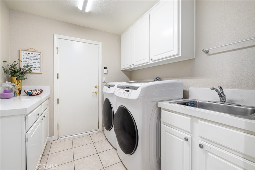 La Verne, California, 91750, United States, 5 Bedrooms Bedrooms, ,4 BathroomsBathrooms,Residential,Active,2018450
