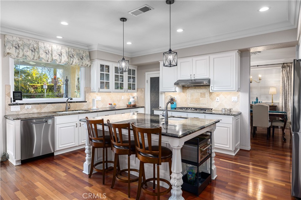 La Verne, California, 91750, United States, 5 Bedrooms Bedrooms, ,4 BathroomsBathrooms,Residential,Active,2018450