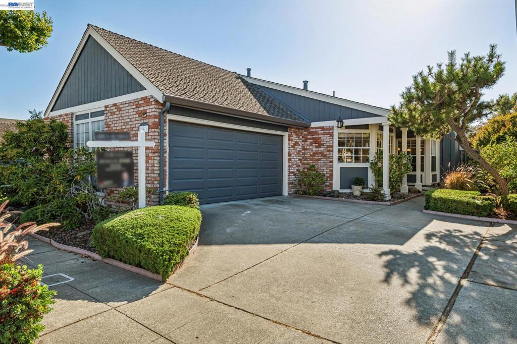 Photo of 211 Inverness Ct CT, Alameda, CA 94502 (MLS # 41144284)