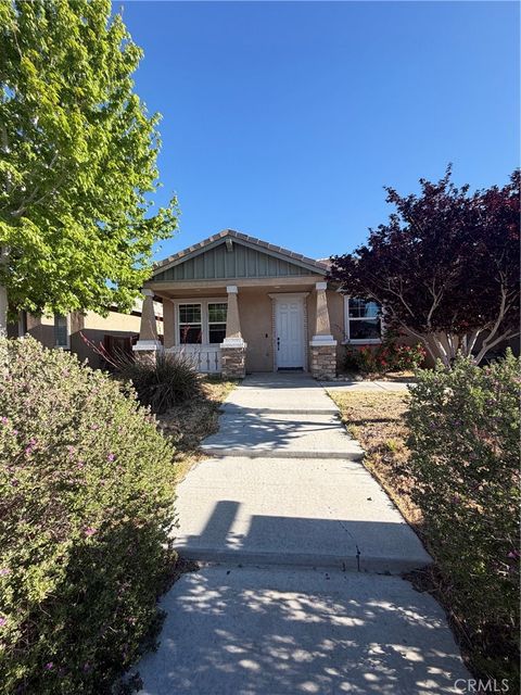 Photo of 15940 Greyrock St, Victorville, CA 92395 (MLS # CV26089182)
