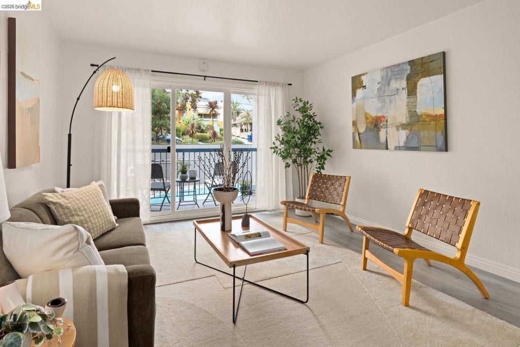 385 Jayne Ave 109